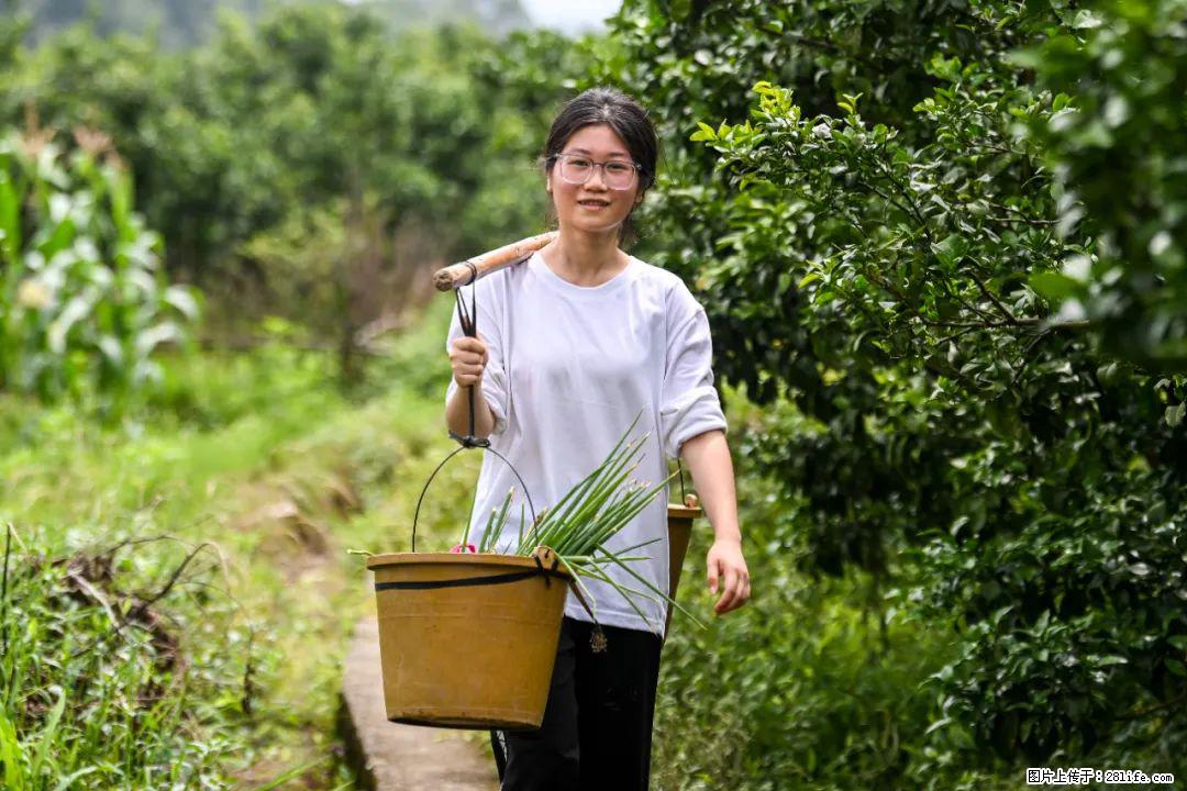 全网追的“扁担女孩”，找了一份暑假工，时薪12元 - 巴彦淖尔盟生活资讯 - 巴彦淖尔盟28生活网 bycem.28life.com